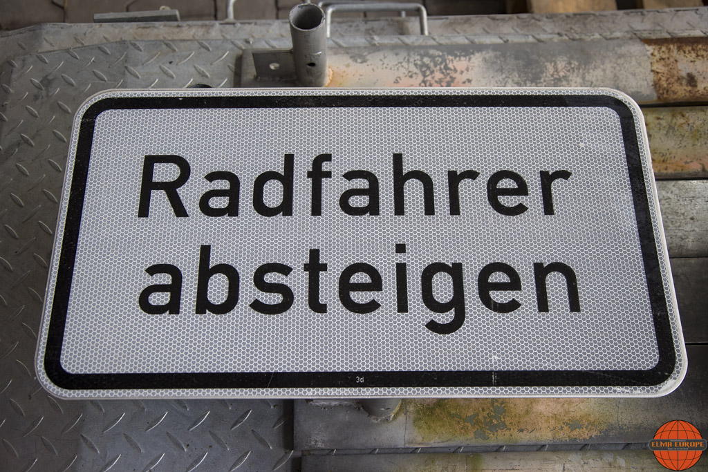 Equipment 14 ELMA Fahne Schild Radfahrer