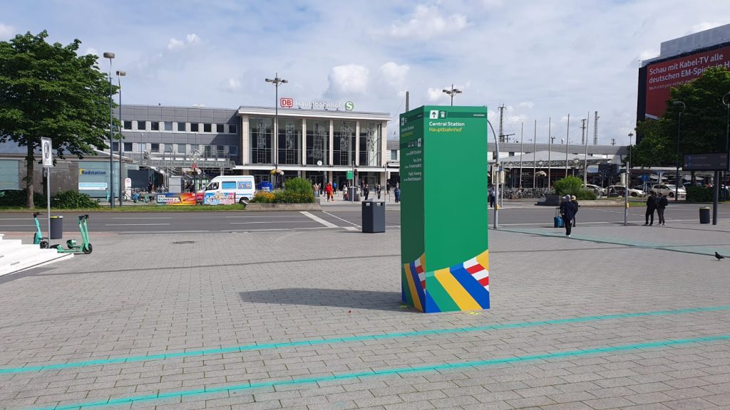 Equipment 15 Info werbetower 1